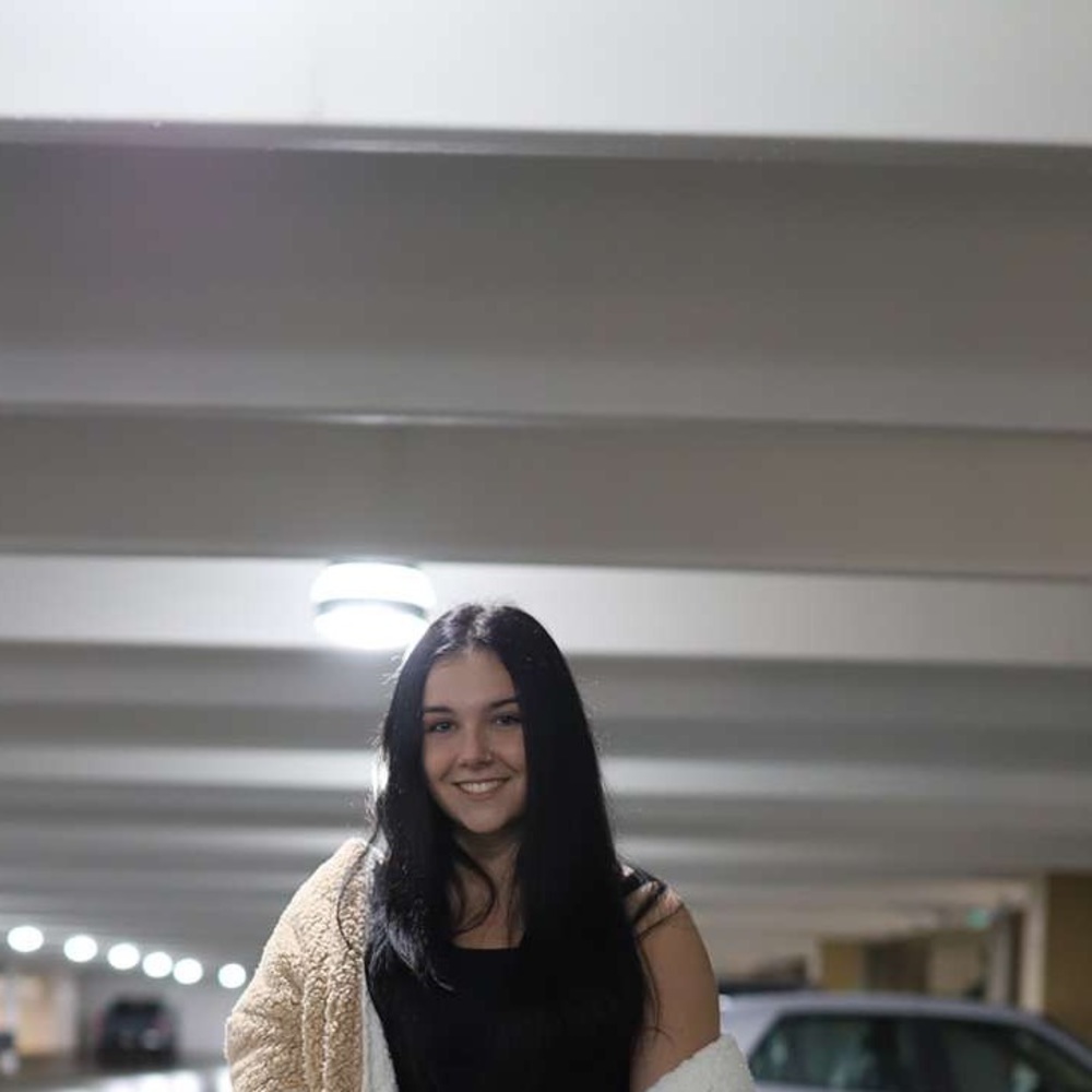 Meet your Posher, Jenika